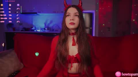 Snapshot of howtomeow chatting on 3, 12, 2025 Mia online show from 3, 12, 2025