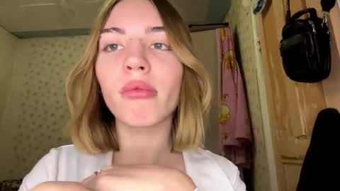 Snapshot of hsiuscherich chatting on 22, 11, 2025 hsiuscherich online show from 22, 11, 2025