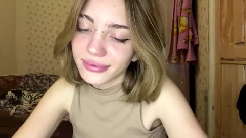 Snapshot of hsiuscherich chatting on 24, 11, 2025 hsiuscherich online show from 24, 11, 2025