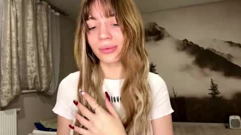 Snapshot of hsiuscherich chatting on 14, 12, 2025 hsiuscherich online show from 14, 12, 2025