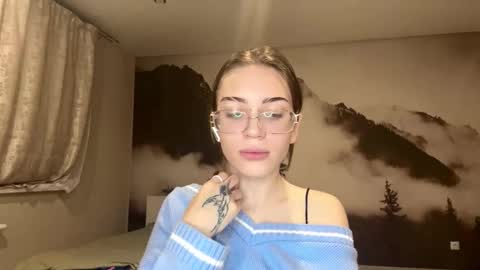 Snapshot of hsiuscherich chatting on 19, 12, 2025 hsiuscherich online show from 19, 12, 2025