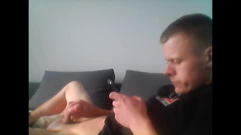 Snapshot of hubikush22 chatting on 24, 11, 2025 hubikush22 online show from 24, 11, 2025