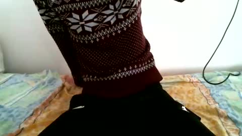 Snapshot of hug_me chatting on 10, 12, 2024 Keanu online show from 10, 12, 2024