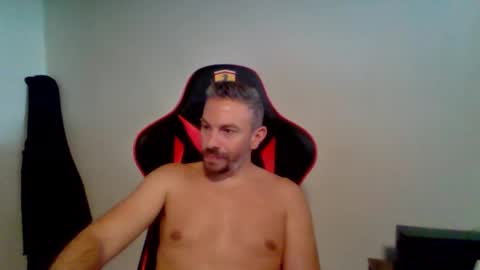 Snapshot of huge__cumshot chatting on 5, 10, 2025 huge__cumshot online show from 5, 10, 2025