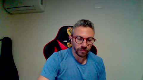 Snapshot of huge__cumshot chatting on 7, 4, 2026 huge__cumshot online show from 7, 4, 2026