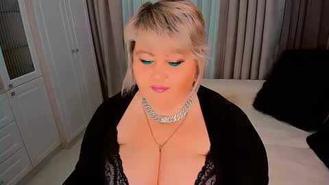 Snapshot of huge_booobs chatting on 26, 12, 2024 milli online show from 26, 12, 2024