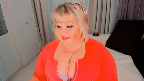 Snapshot of huge_booobs chatting on 1, 1, 2025 milli online show from 1, 1, 2025