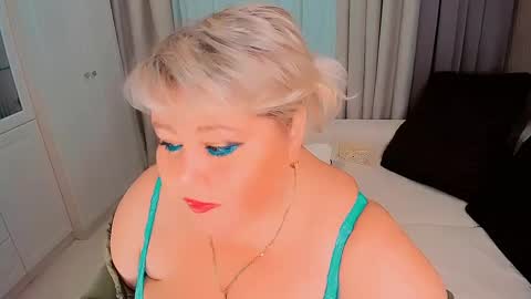 Snapshot of huge_booobs chatting on 21, 1, 2025 milli online show from 21, 1, 2025