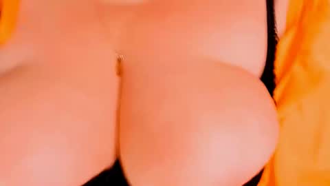 Snapshot of huge_booobs chatting on 4, 2, 2025 milli online show from 4, 2, 2025