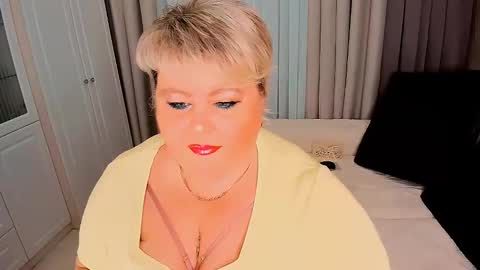 Snapshot of huge_booobs chatting on 10, 2, 2025 milli online show from 10, 2, 2025