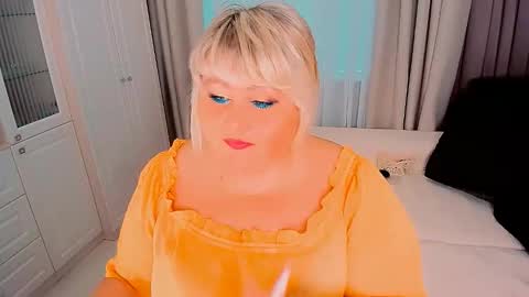 Snapshot of huge_booobs chatting on 9, 9, 2025 milli online show from 9, 9, 2025