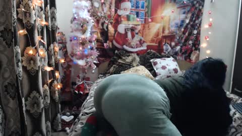 Snapshot of hugeassdevil chatting on 28, 12, 2024 hugeassdevil online show from 28, 12, 2024