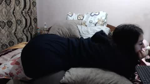 hugeassdevil online show from 3, 4, 2026