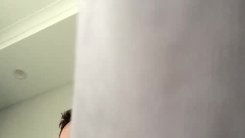 hugeaussiedong84 online show from 25, 10, 2025