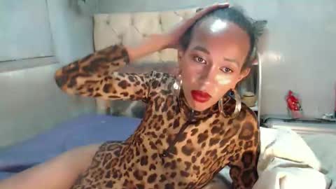 hugecock_caramel online show from 30, 4, 2026