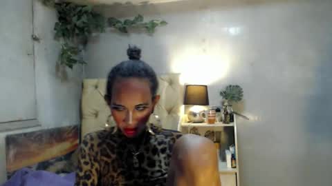 hugecock_caramel online show from 13, 5, 2026