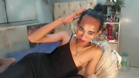 hugecock_caramel online show from 15, 5, 2026