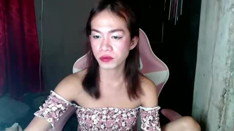 Snapshot of hugecockanna chatting on 6, 1, 2025 hugecockanna online show from 6, 1, 2025