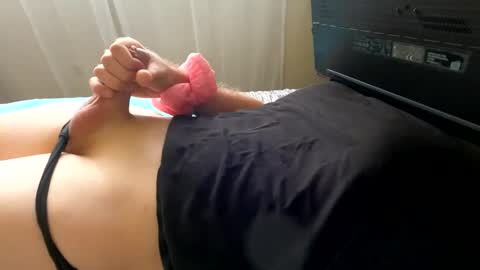 Snapshot of hugecumshots1 chatting on 23, 9, 2025 HugeCumshots online show from 23, 9, 2025