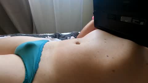 Snapshot of hugecumshots1 chatting on 29, 9, 2025 HugeCumshots online show from 29, 9, 2025