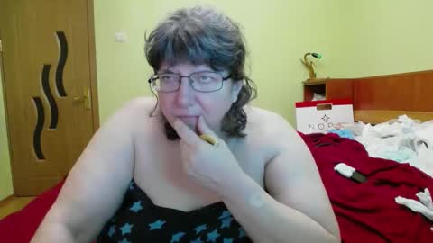 Snapshot of hugetitsxxx chatting on 2, 1, 2025 HugeTitsXXX online show from 2, 1, 2025