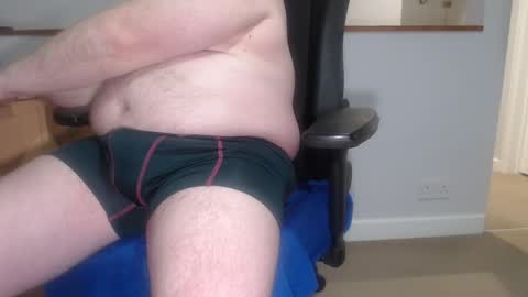 Snapshot of huggie_bear69 chatting on 5, 3, 2025 Huggie Bear online show from 5, 3, 2025