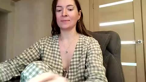 Snapshot of humpygrey chatting on 20, 10, 2025 HumpyGrey online show from 20, 10, 2025
