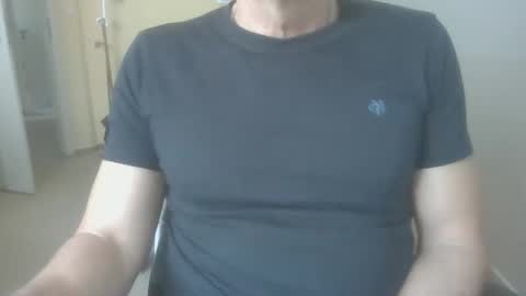 Snapshot of hundeleine chatting on 2, 12, 2025 hundeleine online show from 2, 12, 2025