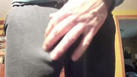 Snapshot of hung_hot_fit10 chatting on 22, 12, 2024 Big uncut cock dripping online show from 22, 12, 2024