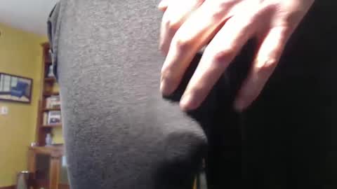 Snapshot of hung_hot_fit10 chatting on 17, 2, 2025 Big uncut cock dripping online show from 17, 2, 2025