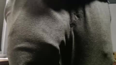 Snapshot of hung_hot_fit10 chatting on 13, 11, 2025 Big uncut cock dripping online show from 13, 11, 2025