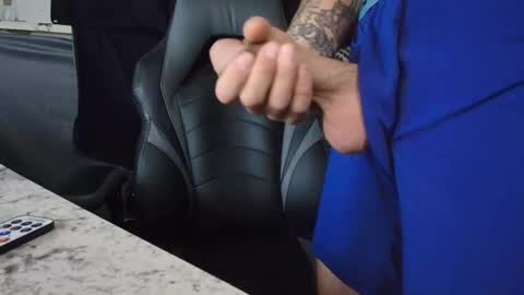 Snapshot of hungbidad666 chatting on 19, 11, 2025 FootLover online show from 19, 11, 2025