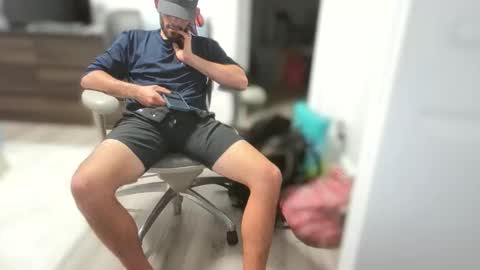 Snapshot of hungbistud916 chatting on 5, 12, 2025 hungbistud916 online show from 5, 12, 2025