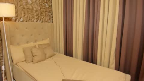 Snapshot of hunkhomerontop chatting on 10, 10, 2025 hunkhomerontop online show from 10, 10, 2025