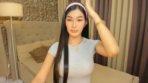 Snapshot of hunkhomerontop chatting on 18, 12, 2025 hunkhomerontop online show from 18, 12, 2025