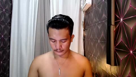 hunkylloyd online show from 28, 2, 2025