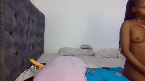 Snapshot of hunnytease chatting on 12, 11, 2025 hunny online show from 12, 11, 2025