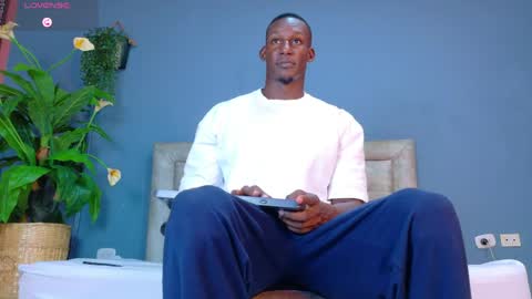 Hunter  online show from 15, 4, 2026