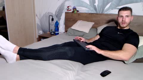 Snapshot of hunterbridges chatting on 12, 1, 2025 Hunter Bridges online show from 12, 1, 2025