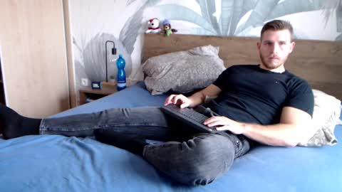 Snapshot of hunterbridges chatting on 17, 1, 2025 Hunter Bridges online show from 17, 1, 2025