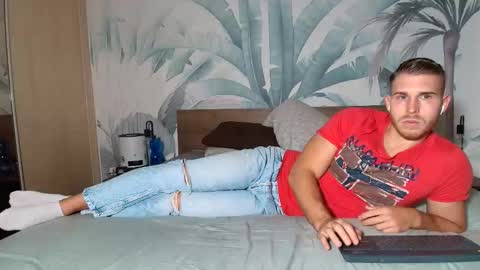 Snapshot of hunterbridges chatting on 24, 9, 2025 Hunter Bridges online show from 24, 9, 2025