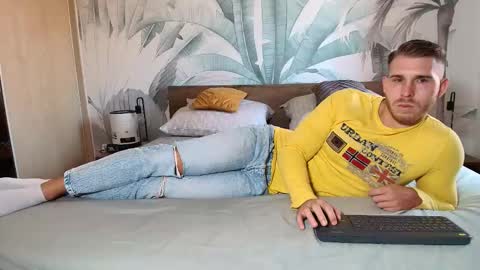 Snapshot of hunterbridges chatting on 27, 9, 2025 Hunter Bridges online show from 27, 9, 2025