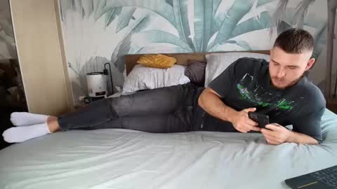 Snapshot of hunterbridges chatting on 23, 11, 2025 Hunter Bridges online show from 23, 11, 2025