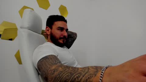 Snapshot of huntyourheart94 chatting on 8, 1, 2025 huntyourheart94 online show from 8, 1, 2025