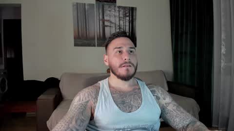 Snapshot of huntyourheart94 chatting on 17, 1, 2025 huntyourheart94 online show from 17, 1, 2025