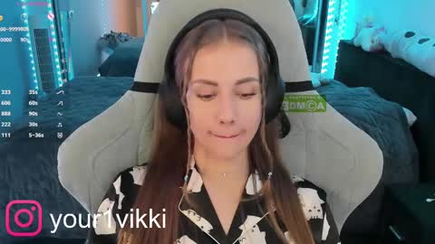 Snapshot of hustleebabyy_vikki chatting on 20, 2, 2025 Vika online show from 20, 2, 2025