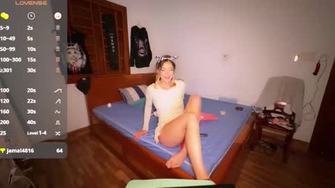 Snapshot of hypnotic_kitty chatting on 25, 10, 2025 Your submissive lady 3 online show from 25, 10, 2025