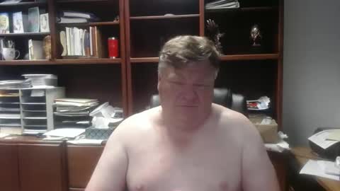 Snapshot of hypnotizing4u chatting on 12, 9, 2025 hypnotizing4u online show from 12, 9, 2025