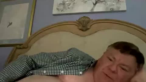 Snapshot of hypnotizing4u chatting on 22, 11, 2025 hypnotizing4u online show from 22, 11, 2025