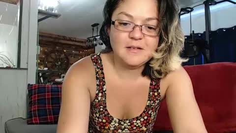 Snapshot of i_fetishize_u chatting on 4, 3, 2025 ShortStuff online show from 4, 3, 2025